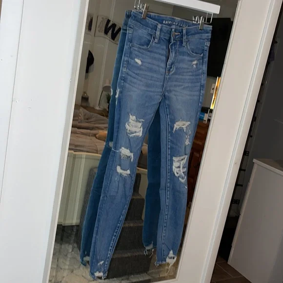 American Eagle Distressed Hi-Rise Jeggings - Picture 2 of 8